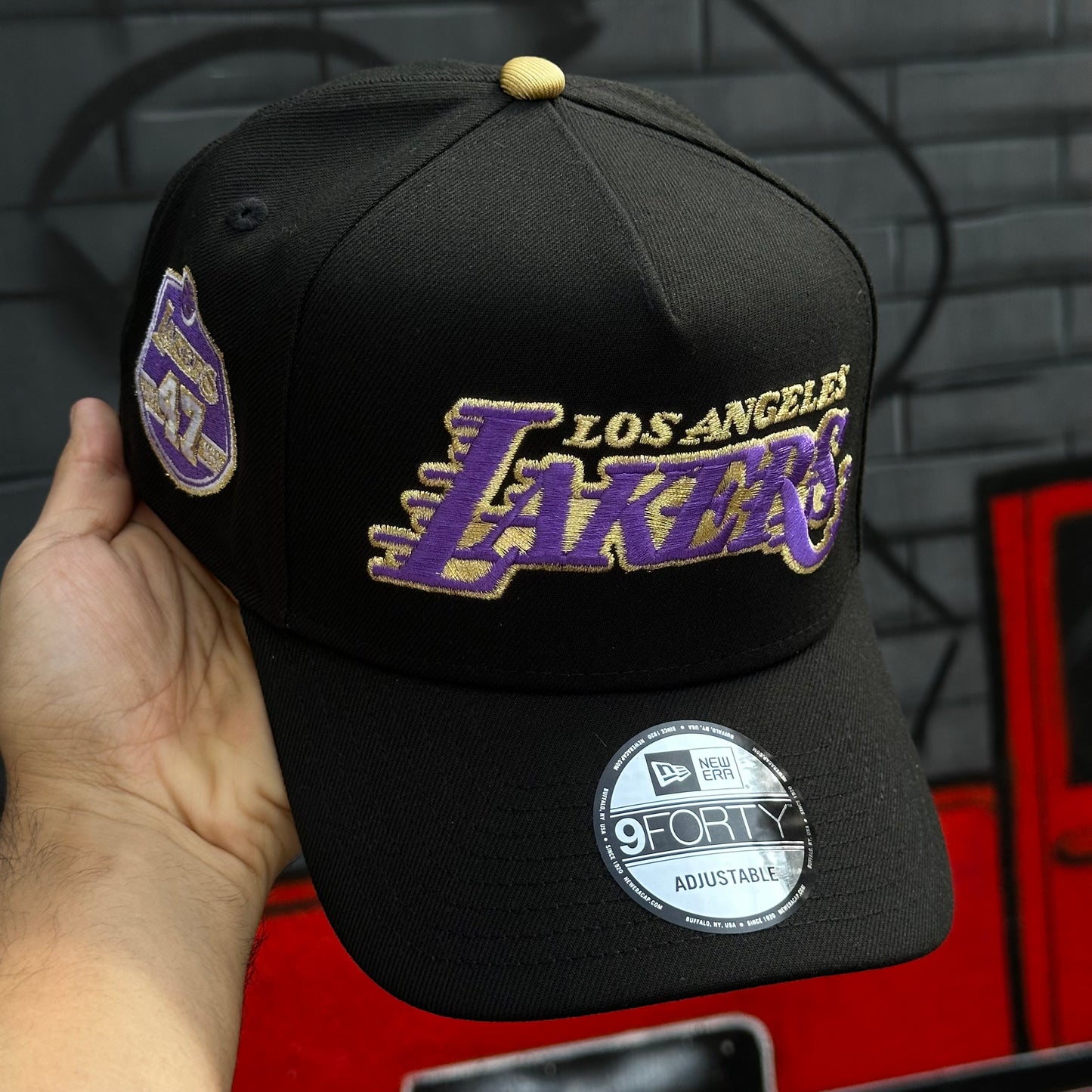 GORRA NEW ERA 9FORTY CURVA EXCLUSIVA SNAPBACK “LAKERS LA”