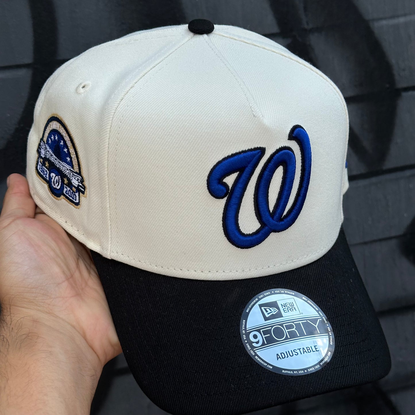 GORRA NEW ERA 9FORTY CURVA EXCLUSIVA SNAPBACK “WASHINGTON”
