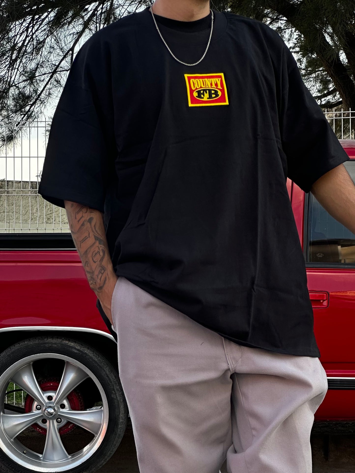 PLAYERA FB COUNTY CUELLO REDONDO BOX LOGO HEAVY HARD BORDADO BLACK
