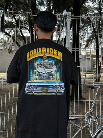 PLAYERA LOWRIDER CUELLO REDONDO “SHOWTIME”