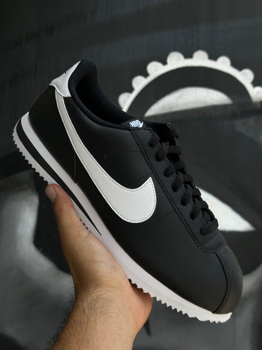 NIKE CORTEZ CLASSIC BLACK & WHITE