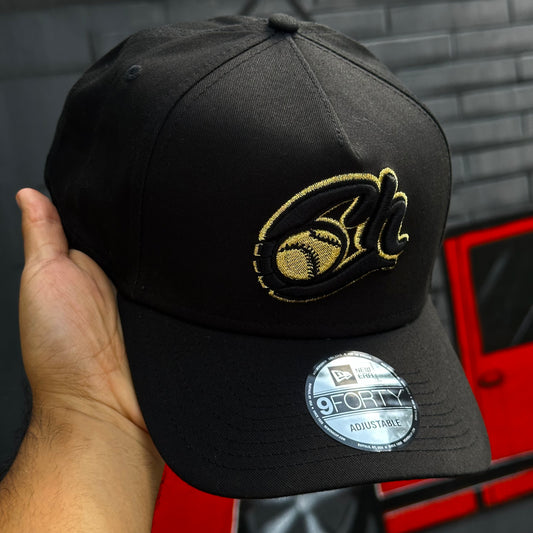 GORRA NEW ERA 9FORTY CURVA EXCLUSIVA SNAPBACK “CHARROS”