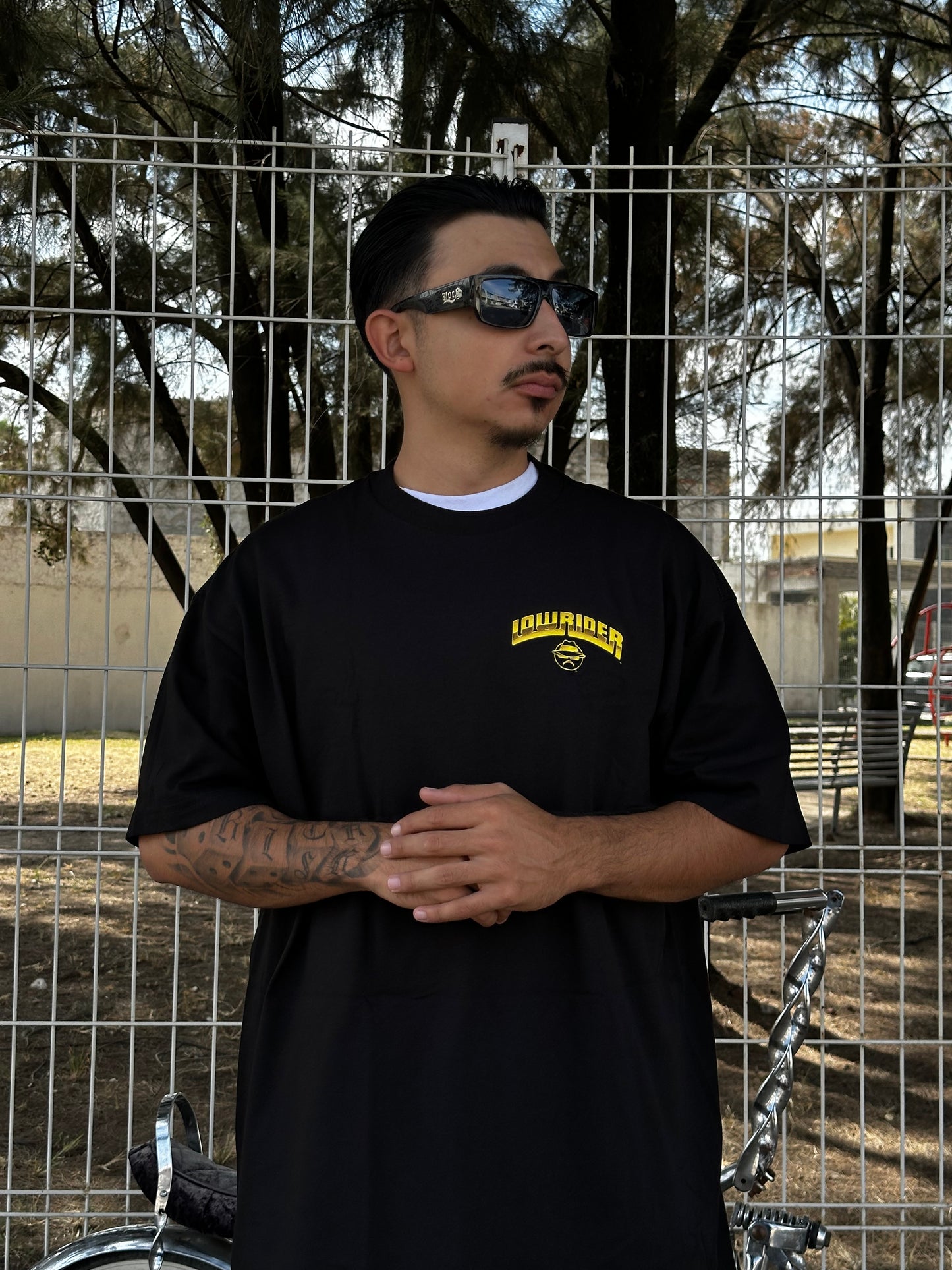 PLAYERA LOWRIDER CUELLO REDONDO “OG 1977”