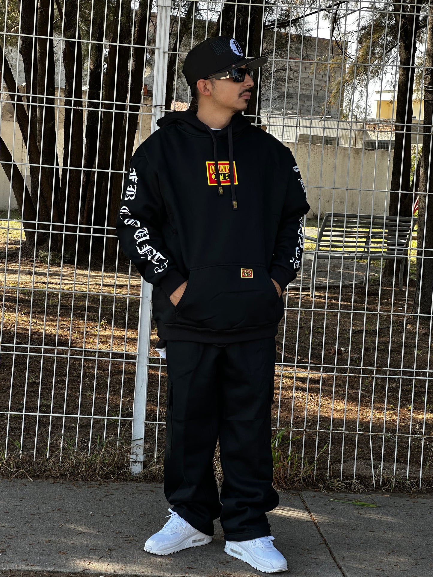 FB HOODIE BOX LOGO BLACK