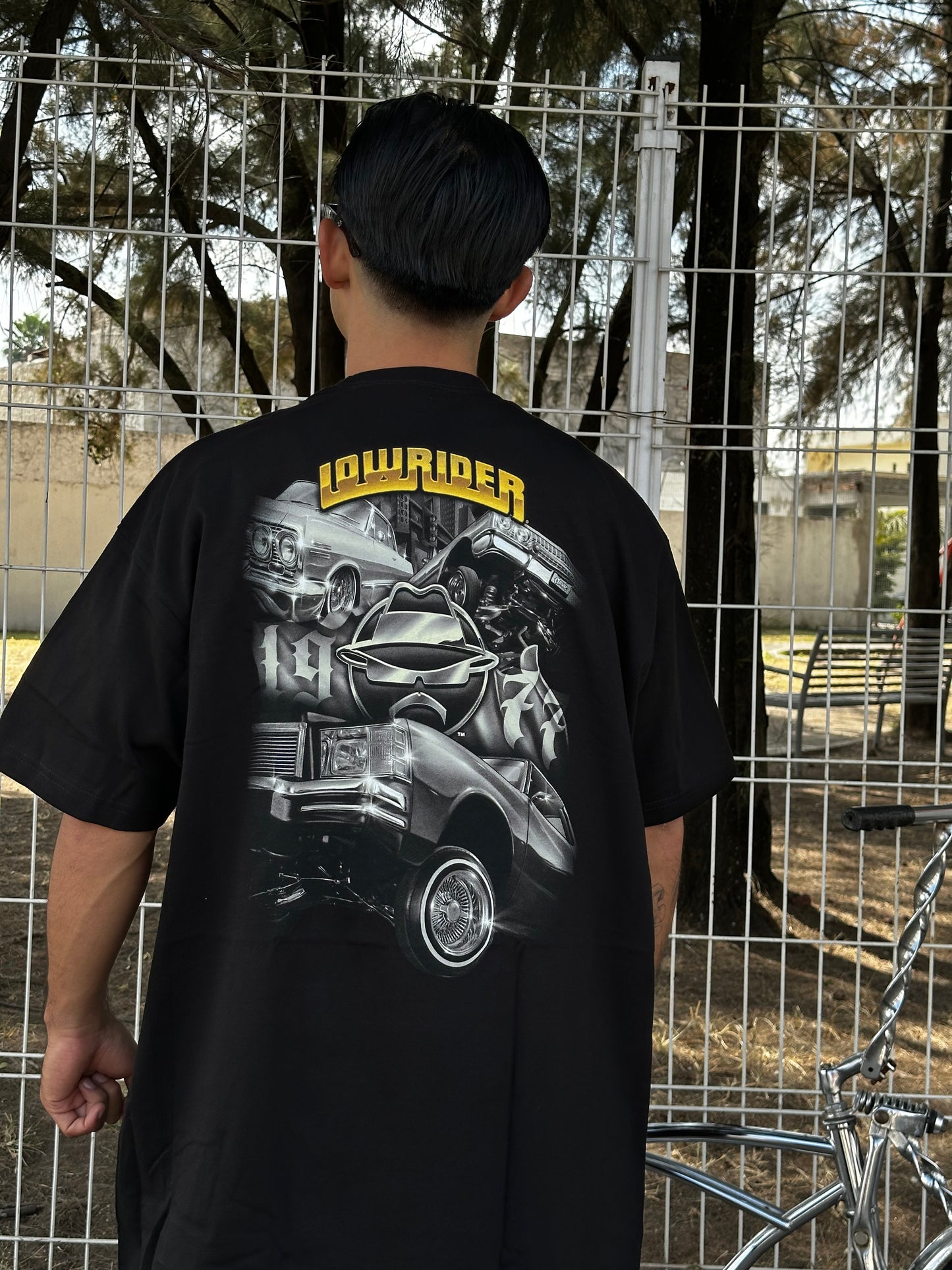 PLAYERA LOWRIDER CUELLO REDONDO “OG 1977”
