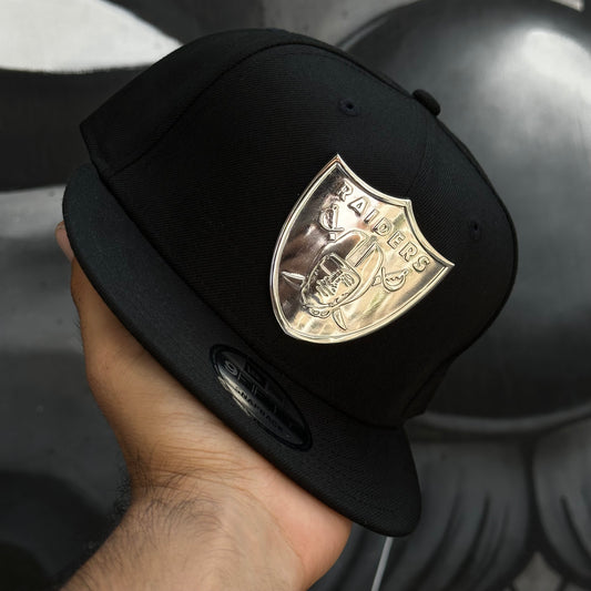 GORRA NEW ERA 9FIFTY SNAPBACK “RAIDERS PLACA”