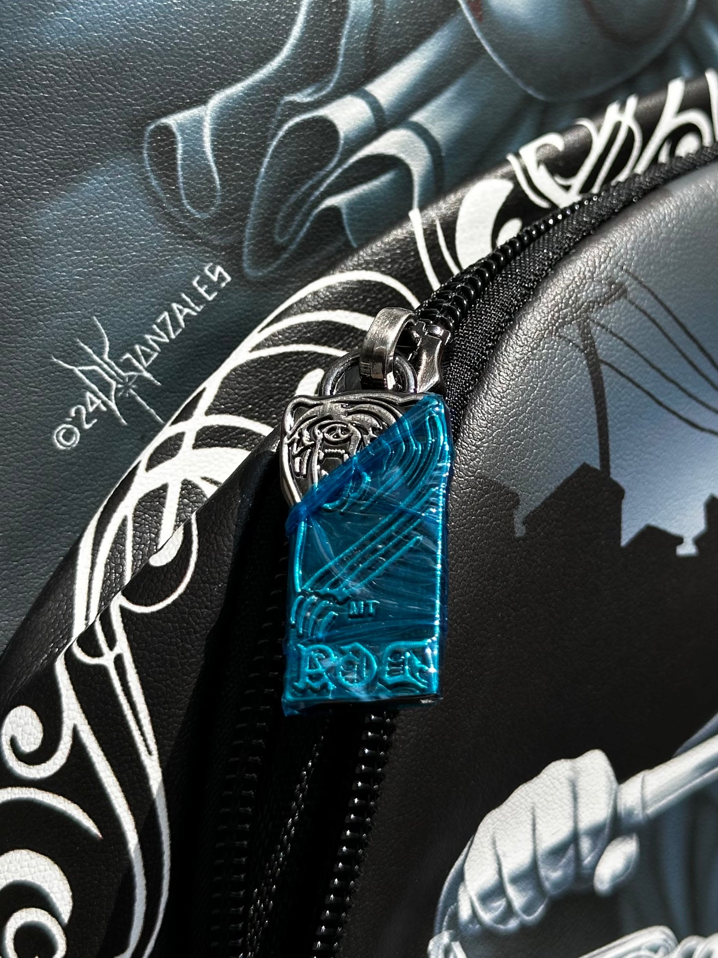 MOCHILA DGA “SMILE NOW CRY LATER”
