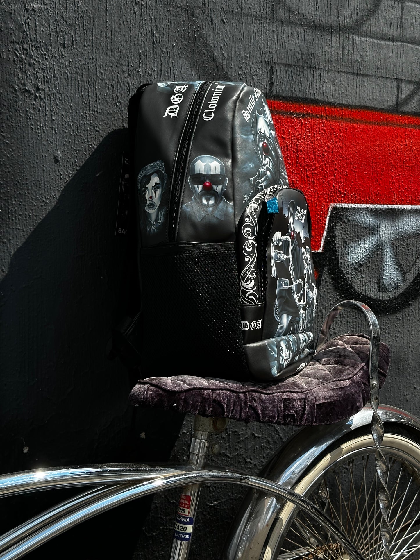 MOCHILA DGA “SMILE NOW CRY LATER”