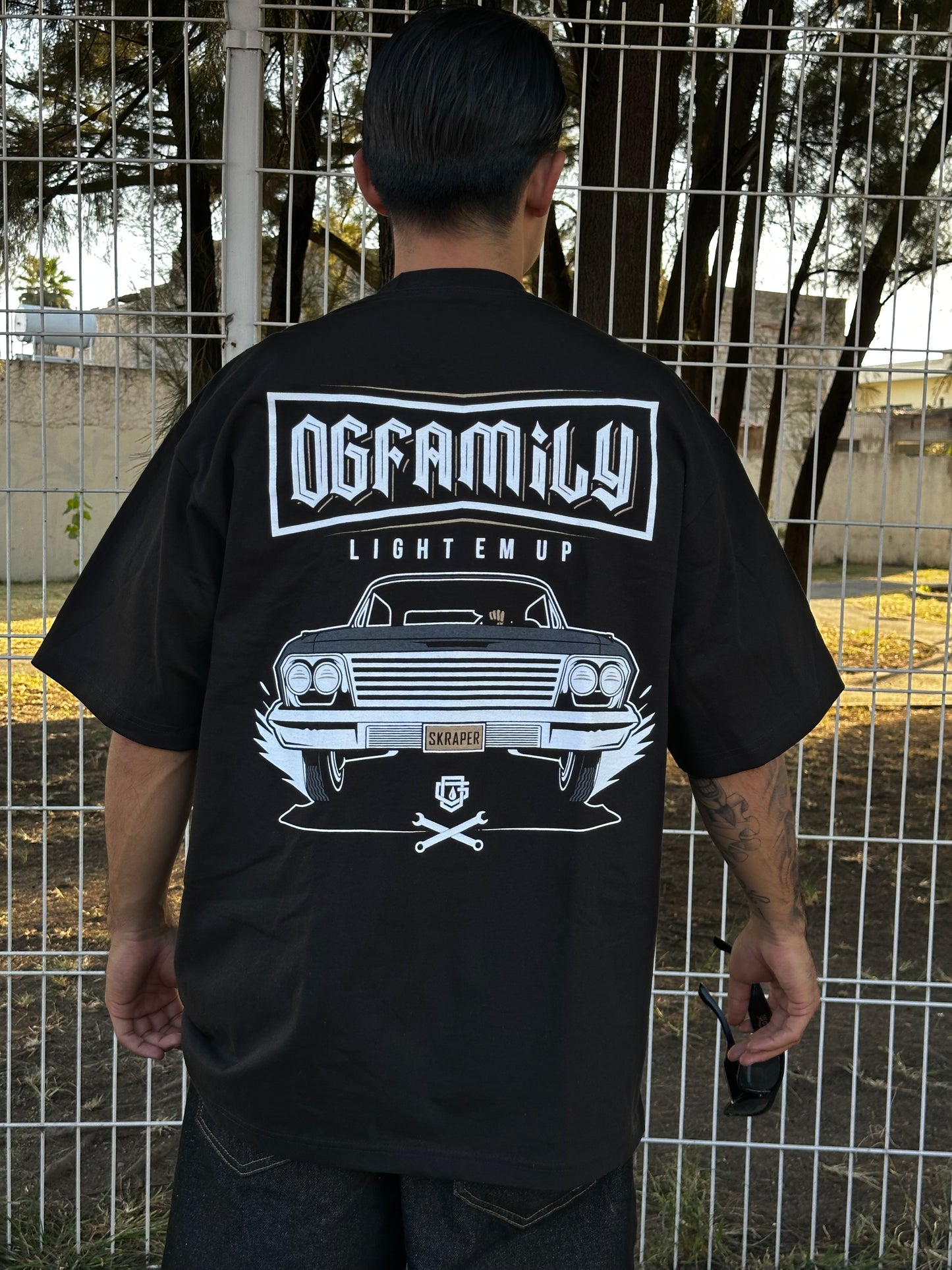 PLAYERA OG FAMILY SÚPER LAX HEAVY “LIGHT EM UP”