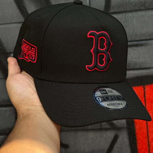 GORRA NEW ERA 9FORTY CURVA EXCLUSIVA SNAPBACK “BOSTON”
