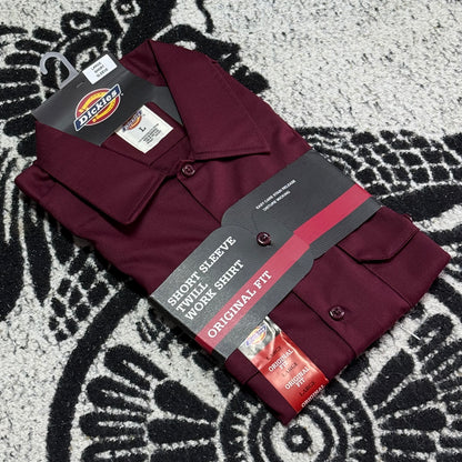 DICKIES CAMISA/CAMISOLA DE BOTONES MANGA CORTA | TINTO- GUINDA